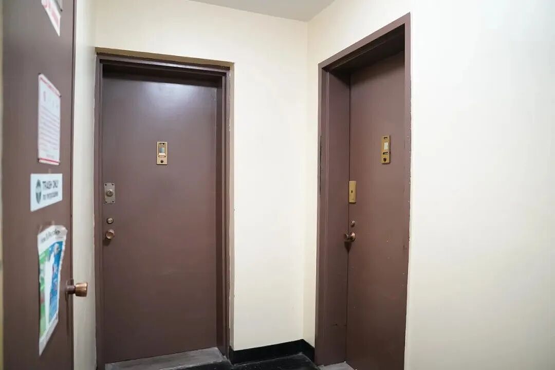 疯魔妈50岁生双胞胎，却不想让娃长大！关家里当宝宝养，14岁还裹尿布…（组图） - 2