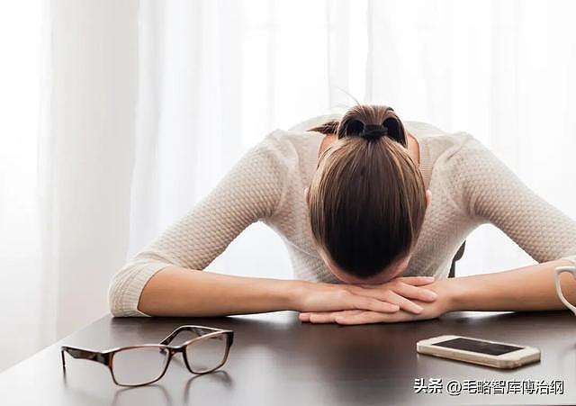香港艺人在拼命，内地明星在卖惨：这才是2026年最残酷的真相（组图） - 3