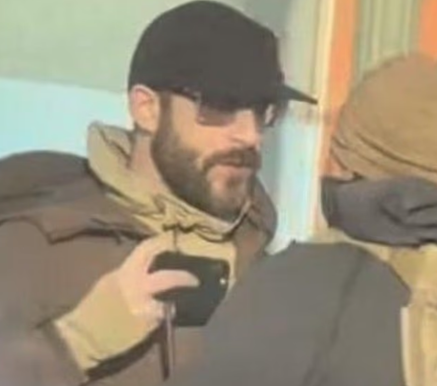 比斩杀线更狠！又有美国公民刚刚当街遭枪击身亡，倒地后还被轰9枪（组图） - 12