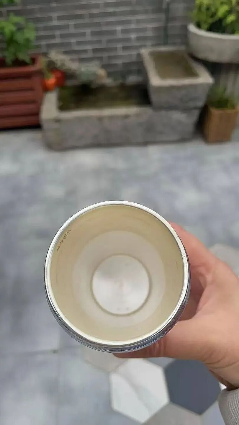 银价涨太猛!女子三年前6000元买的钻戒,现在只值几百元,赠品足银保温杯却已价值2000元(组图) - 3