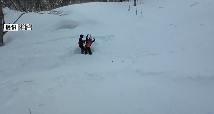 中国21岁男大学生在日本滑雪遇险!用中文报警:我偏离了滑雪道,日网友:应该收翻译费(组图) - 4