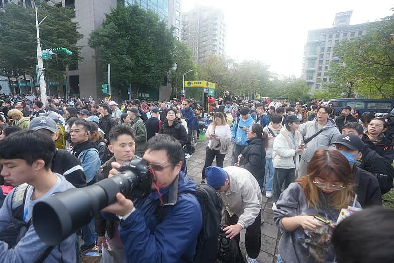 霍诺德徒手攀登台北101，只花91分钟成功登顶拿手机自拍（视频/组图） - 10