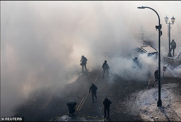 又是明州！联邦执法当街开枪击毙一名男子，现场视频曝光（视频/组图） - 12