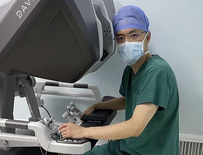 加拿大华人医生夫妇携幼女到上海求医，花16万保下脾脏（组图） - 2
