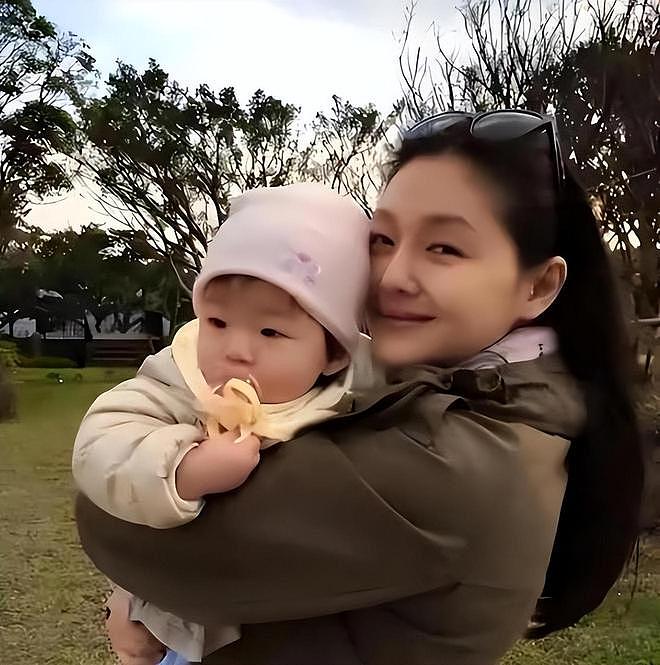 大S两个孩子回北京过年，小杨阿姨晒飞机照片，汪小菲和孩子团聚（组图） - 18