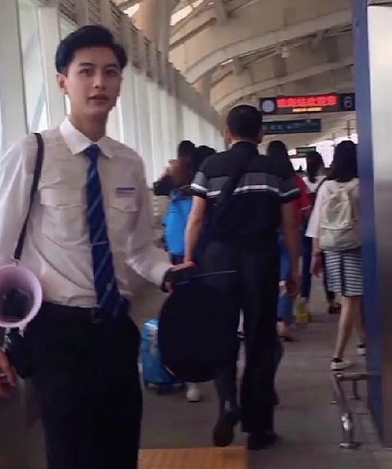 炸裂！30岁短剧男顶流被曝涉毒，前女友实名举报，原来吴京没说错（组图） - 3