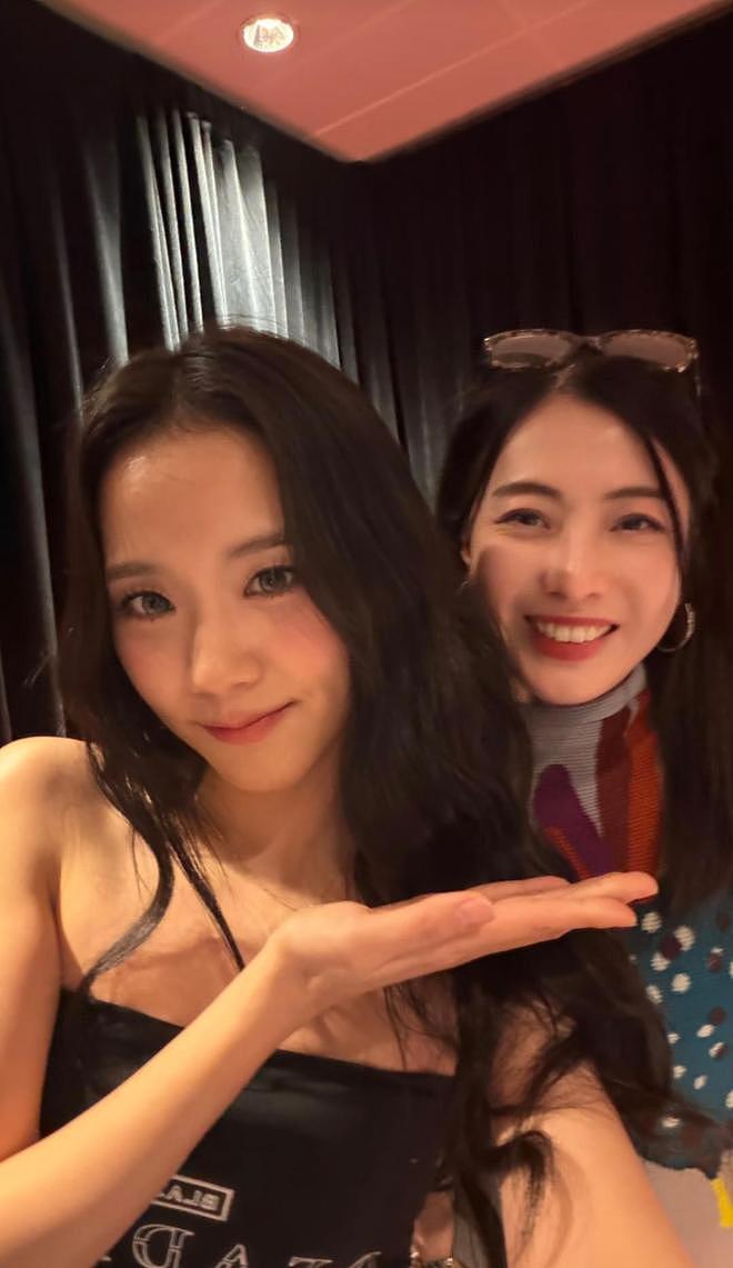 戚薇一家四口现身Blackpink香港演唱会，Lucky美少女打扮又高又美（组图） - 18