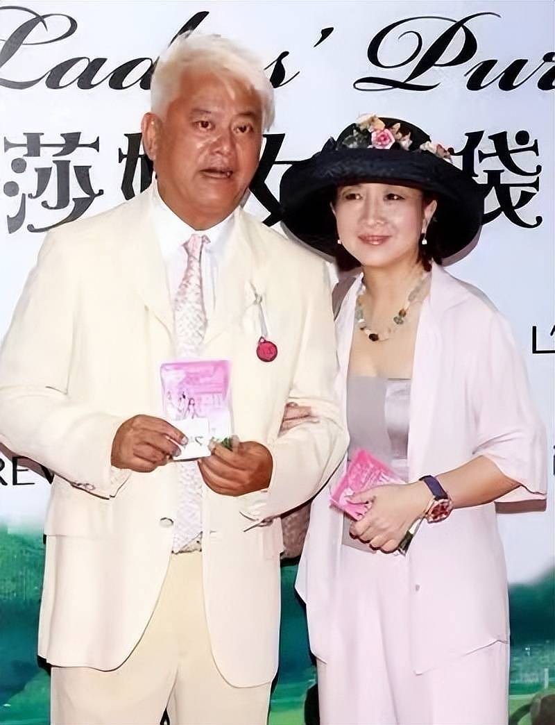 陈百祥黄杏秀结婚47年，透露丁克原因，妻子早年因患病无法生育（组图） - 1