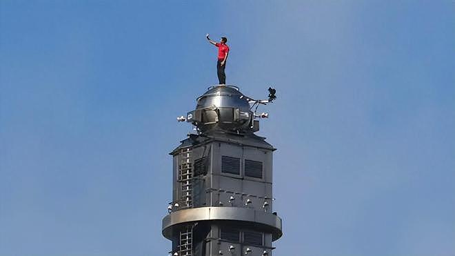 无保护徒手登顶台北101能拿多少钱？攀岩大神告诉你，报酬很尴尬（组图） - 3