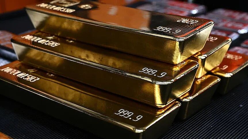 见证历史!金价首次突破5000美元大关,澳洲街头现抢金潮,专家预测“今年或冲向6400”(组图) - 1