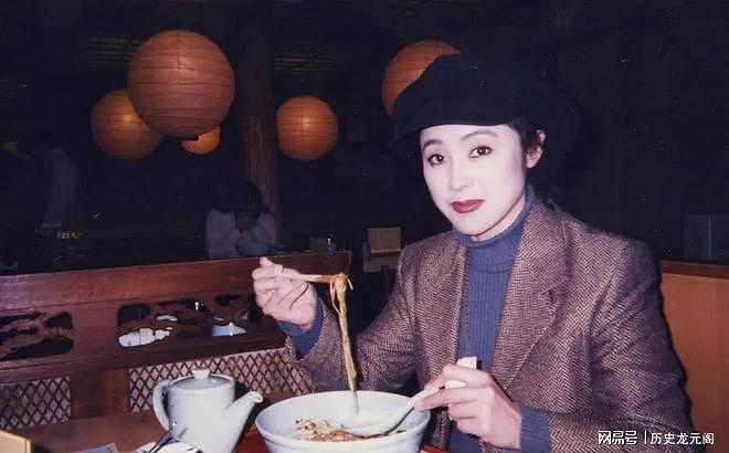 《高山下的花环》走红的女孩，与罗瑞卿之子恋爱，为何远嫁美国？（组图） - 1