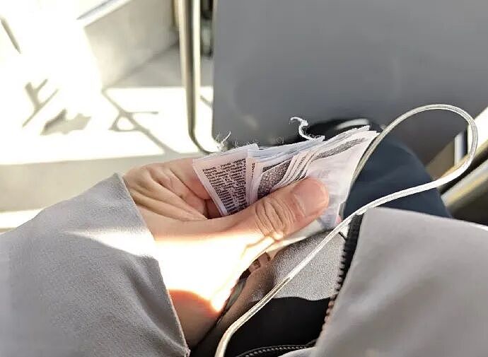 【爆笑】男朋友花4600送我巴黎世家的手链,收到后想分手!网友笑疯:谁家自行车链给偷了!(组图) - 21