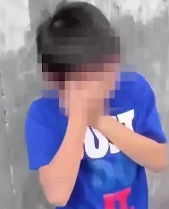 日本一男童遭初中生勒颈扔进大海!施暴者边拍边笑,霸凌视频全网疯传超1亿人围观…(组图) - 18