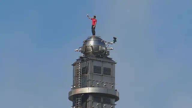 台北101徒手攀爬:霍诺德仅91分钟登顶,妻子笑称“不要再做了”(组图) - 1