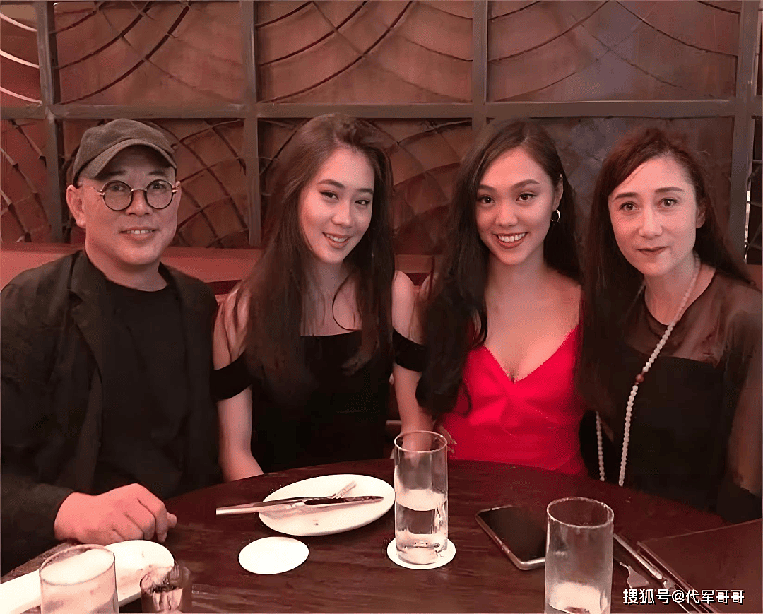 64岁利智近况曝光!嫁给李连杰后定居新加坡(组图) - 7
