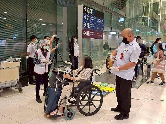 印度爆发致死率75%尼帕传染病?由果蝠携带可人传人,24小时就能致意识模糊?(组图) - 13