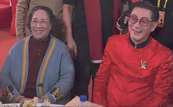 文联春晚录制现场好真实！大咖太多没人惯着，明星边排队边补妆（组图） - 3