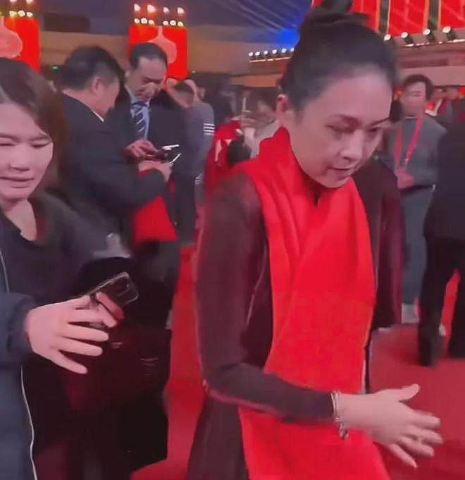 文联春晚录制现场好真实！大咖太多没人惯着，明星边排队边补妆（组图） - 10