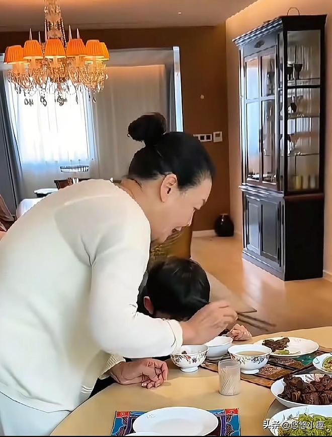 大S一对子女回北京过年!小箖儿露正脸太像汪小菲,张兰全程陪伴(组图) - 10