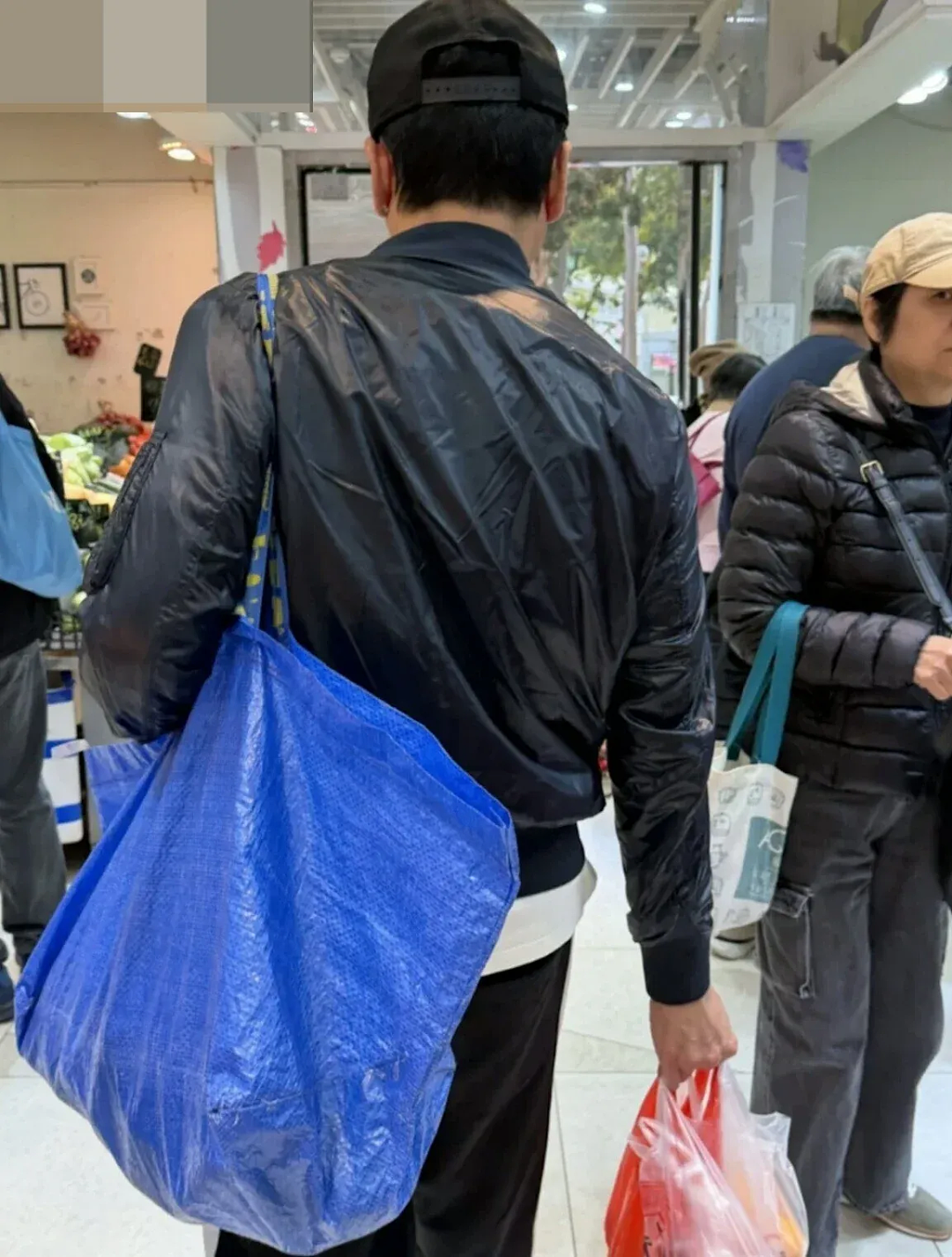 45岁TVB双料视帝独自逛街市买菜获赞贴地,曾扬言不会结婚(组图) - 3