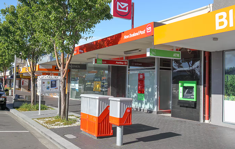 奥克兰ASB海滨总部2.05亿易主！NZ Post关闭142家门店；一女子死亡，坎特伯雷疑涉家暴命案19岁嫌疑人出庭（组图） - 1