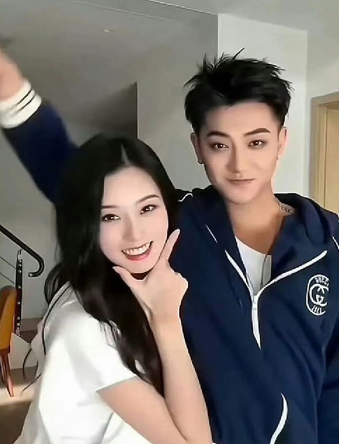 黄子韬徐艺洋滑雪零互动，引发疑似吵架猜测，两人火速直播辟谣（组图） - 8