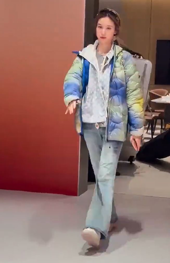 黄子韬徐艺洋滑雪零互动，引发疑似吵架猜测，两人火速直播辟谣（组图） - 3
