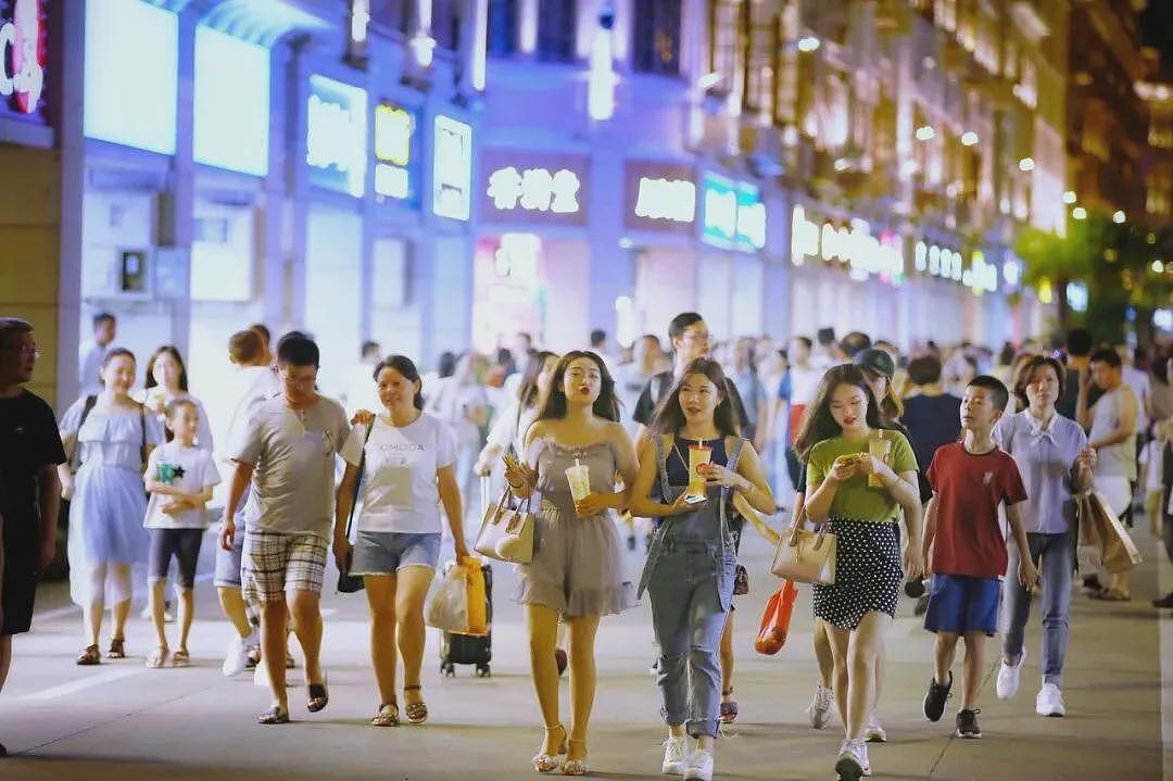 “性商教母”吸引不了男人,只能割女人韭菜(组图) - 4