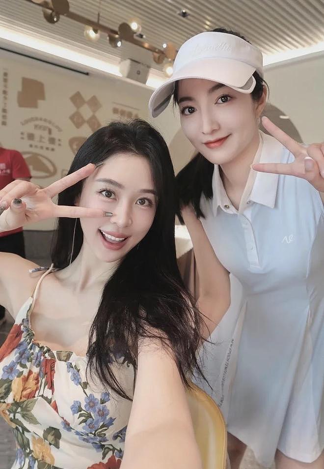 【美女】最美女子击剑运动员冠军，长相靓丽，腰身纤细，丰满身材，太完美（组图） - 32