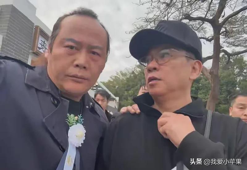 梁小龙出殡成闹剧，经纪人疑似与他妻儿闹翻（组图） - 23