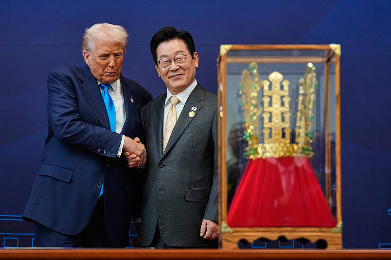 痛批韩国会延宕!特朗普突宣布:关税15%提高至25%(图) - 1