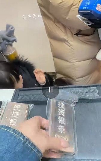 黄金白银价格暴涨！内地民众通宵排队抢购，金舖门前墟冚如春运（组图） - 9