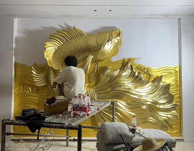 全网围观，两个00后“刮腻子”一年营收100多万！没上过大学，他们的梦想是“画遍全球”（视频/组图） - 6