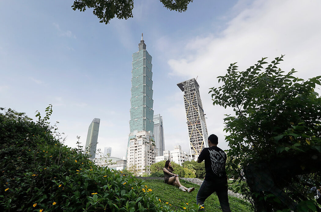 徒手攀爬台北101大楼,一场全球直播大冒险(组图) - 4