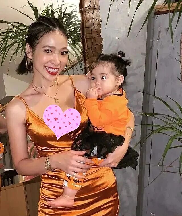 【美女】日本辣妈因穿衣太性感被批，网友：都当妈了还穿成这样（组图） - 6