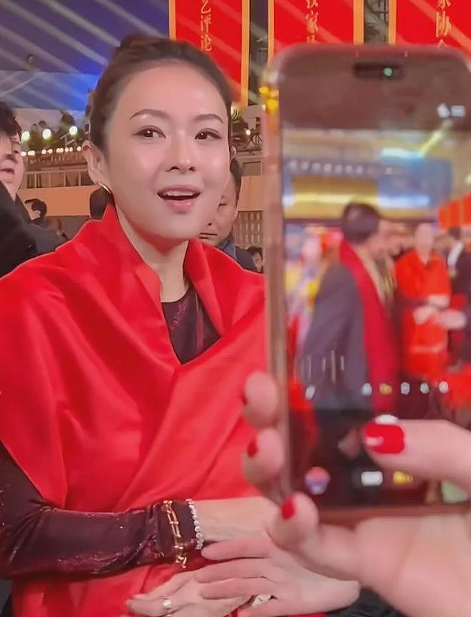 文联春晚录制现场好真实！大咖太多没人惯着，明星边排队边补妆（组图） - 4