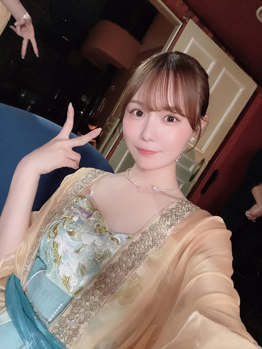 【美女】身材顶级，岛国最强“喷泉妹妹” 水娃Miru老师（组图） - 9