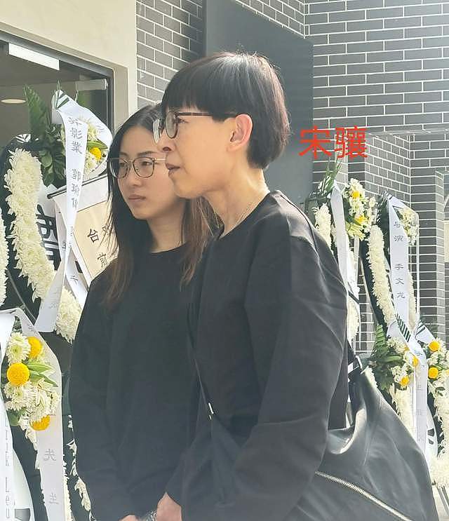 梁小龙去世后三个儿女状况！前妻女儿超市打工，现任儿子接手武馆（组图） - 10