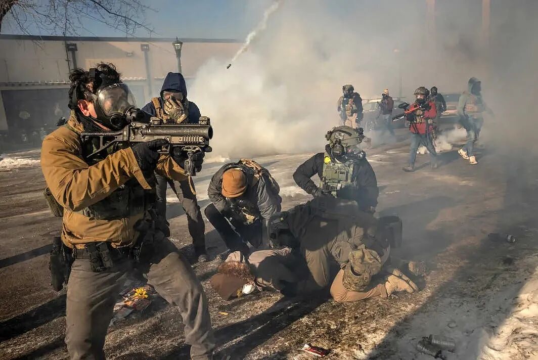 零下29度，他举手机录像却被美国联邦特工射杀10枪！白宫非说他是“恐怖分子”（组图） - 9