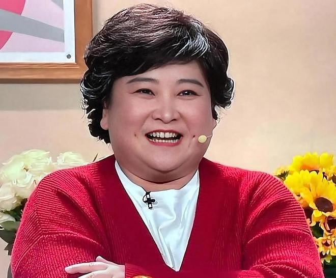惊呆了!瘦到脱相贾玲面相全变,这次给女明星们提个醒(组图) - 2