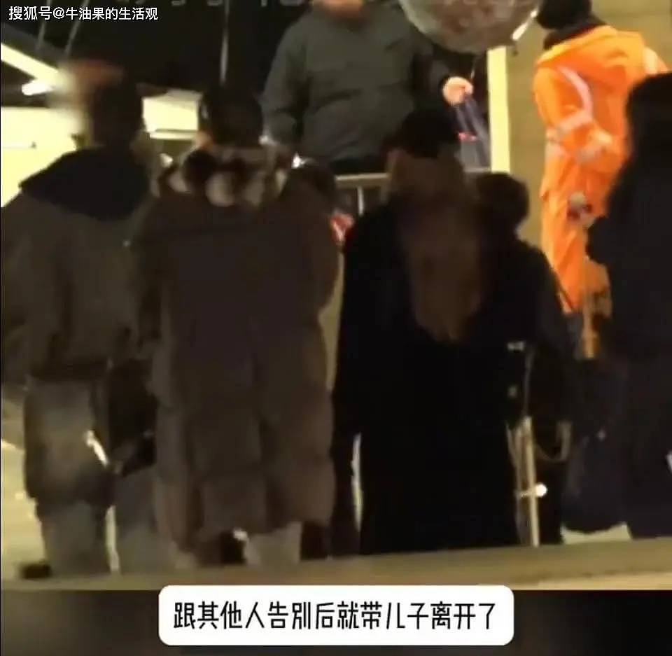 黄晓明杨颖带儿子游迪士尼，网友喊话希望他们复婚（组图） - 3