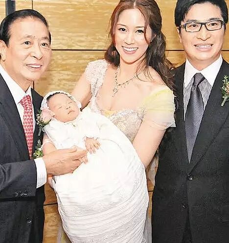 马上生五胎?从小被当豪门媳妇培养,拼命生子只为巩固地位,今10亿家产靠儿子到手?(组图) - 23