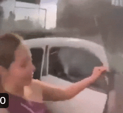 美国女网红跑毒枭老窝卖他周边，真被毒枭绑了！网友：不作死就不会死...（组图） - 3