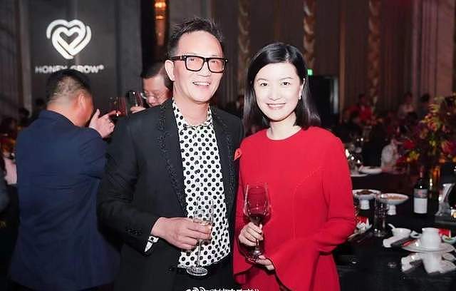 前上海首富周正毅被嘲讽慌了!遭前任毛玉萍连续怒怼,他踱来踱去(组图) - 11