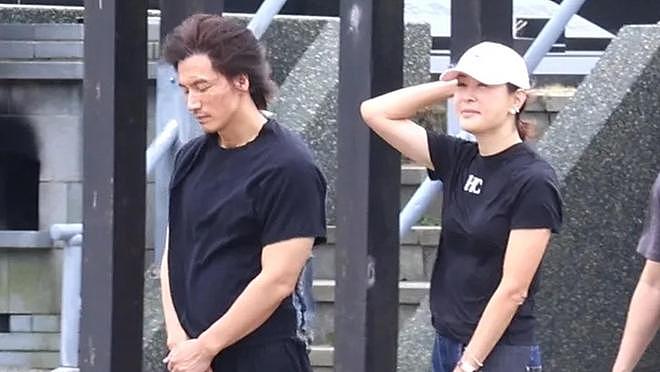 大S雕像正式完工，裹着黑帆布等忌日揭晓，现场曝光与高以翔为邻（组图） - 14