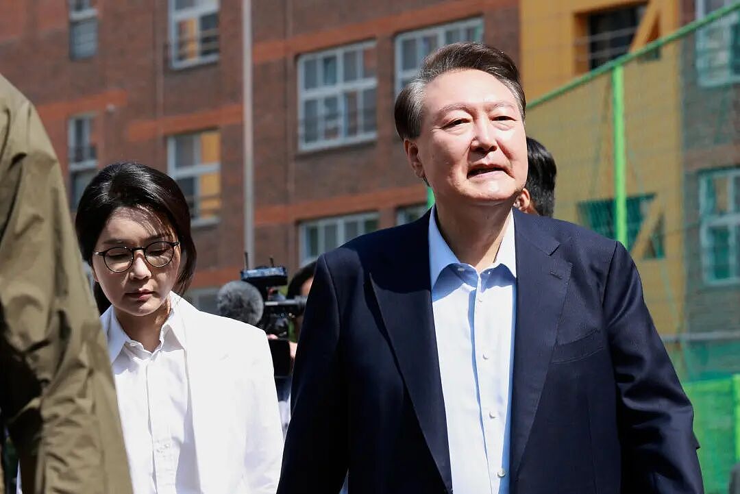 韩国前“第一夫人”金建希首案一审宣判:获刑1年8个月(组图) - 2