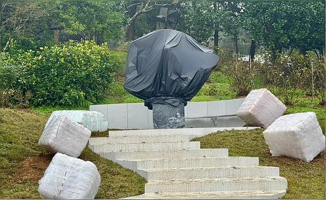 大S雕像正式完工，裹着黑帆布等忌日揭晓，现场曝光与高以翔为邻（组图） - 3