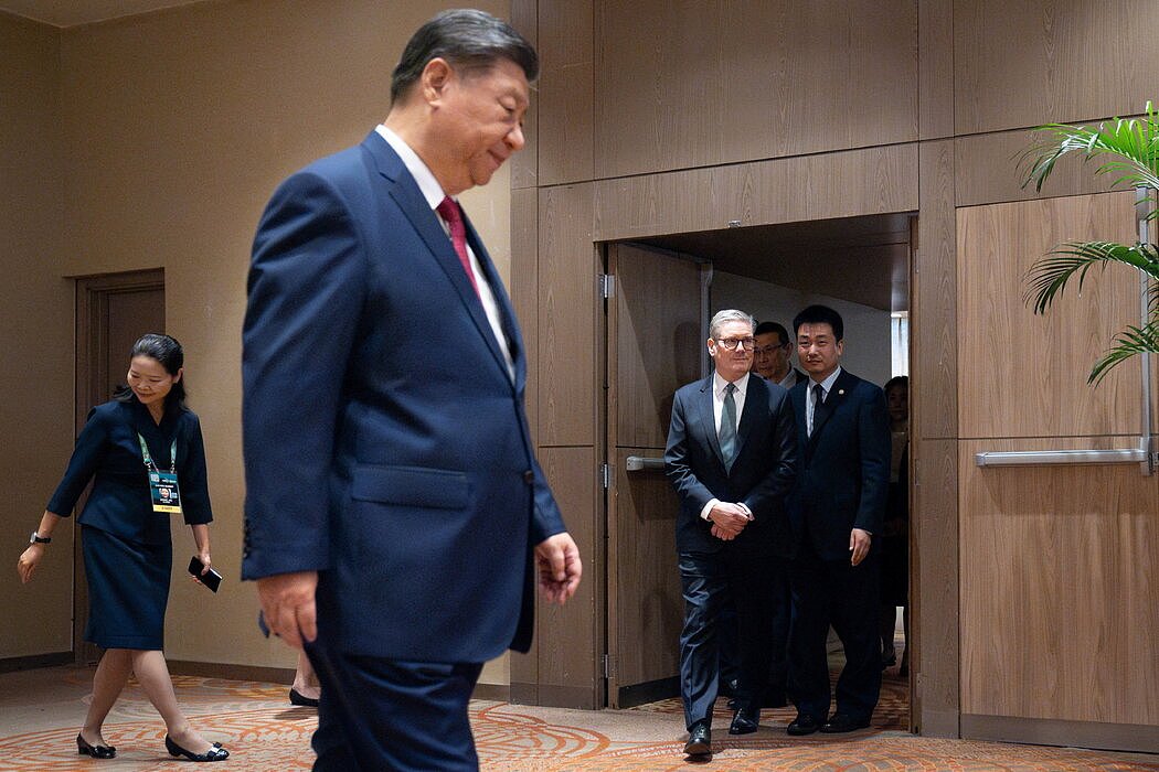 纽时：英国首相斯塔默访华，伦敦在中美之间“走钢丝”（组图） - 1