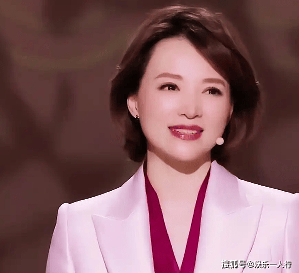 董卿突然登上热搜！网友怒喊：总台，不要试探了（组图） - 3