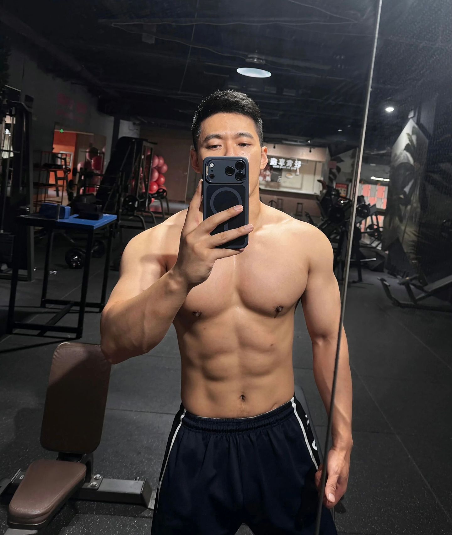 【帅哥】这八块腹肌的身材也太顶了,溢出来的肌肉荷尔蒙完全藏不住(组图) - 7